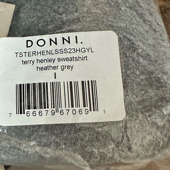NWT DONNI Women’s Heathered Grey Terry Henley Sweatshirt - Size Large - Picture 5 of 5
